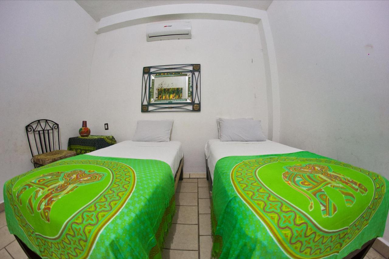 Alexandross Hostel Puerto Vallarta Habitación foto